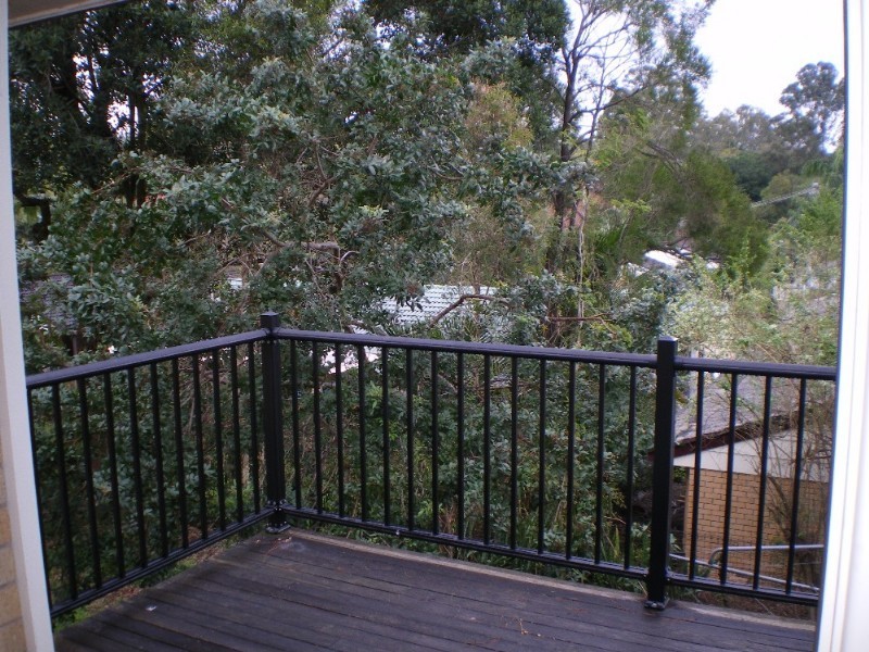 4 Louise Street, Kenmore QLD 4069