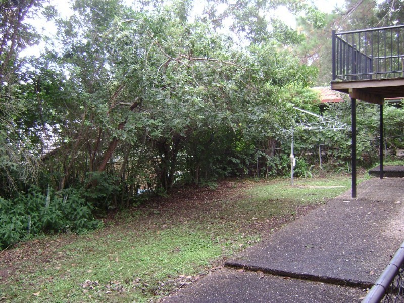 4 Louise Street, Kenmore QLD 4069