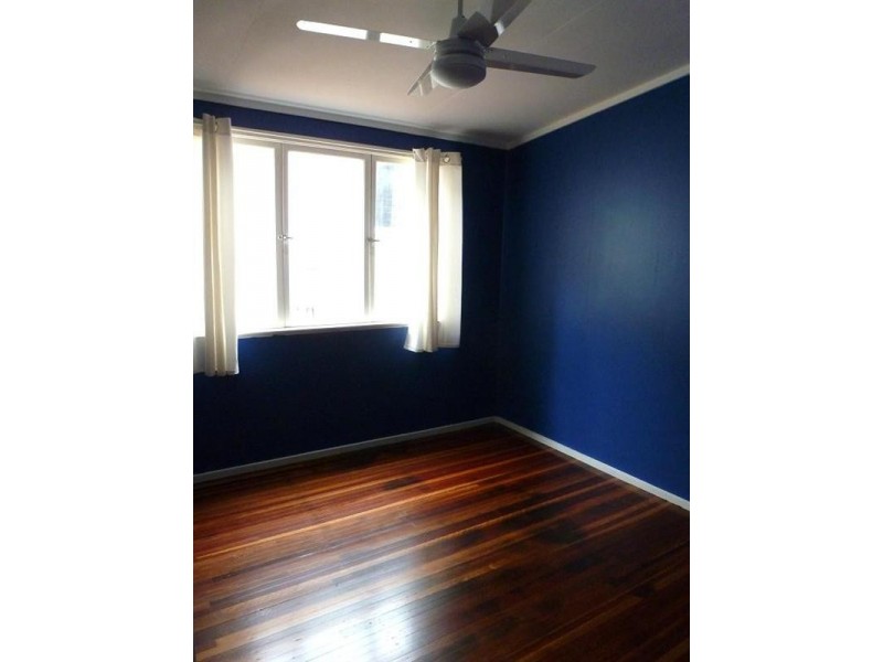 11 Kenton Street, Chapel Hill QLD 4069