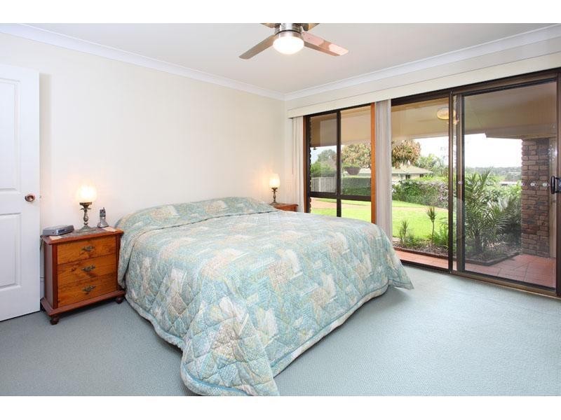 5 Emerald Court, Kenmore QLD 4069