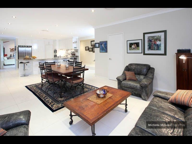 190 Tinarra Crescent, Kenmore Hills QLD 4069