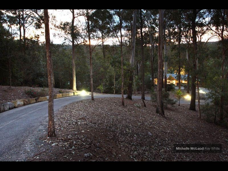 190 Tinarra Crescent, Kenmore Hills QLD 4069