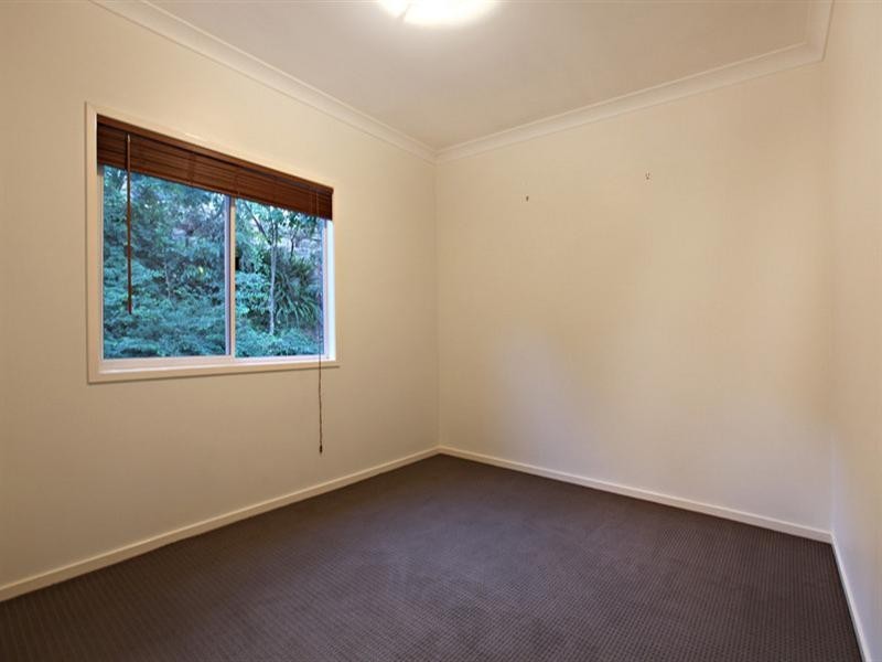 8 Torridon Close, Chapel Hill QLD 4069