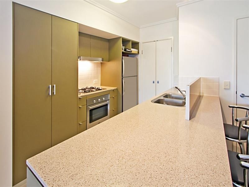 1057/18 Manning Street, Milton QLD 4064