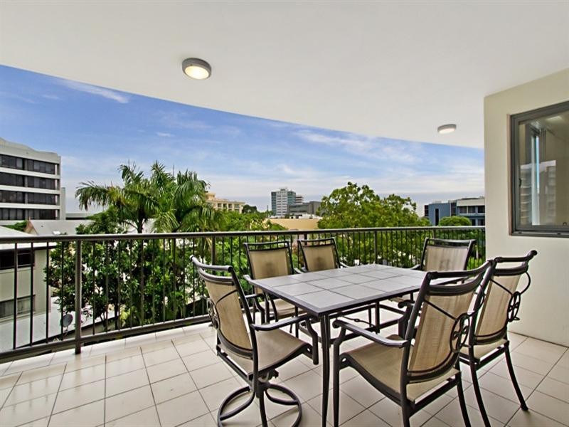 1057/18 Manning Street, Milton QLD 4064