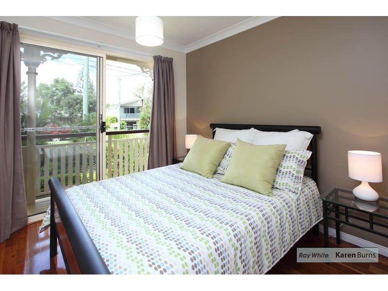 33 Burns Parade, Chapel Hill QLD 4069