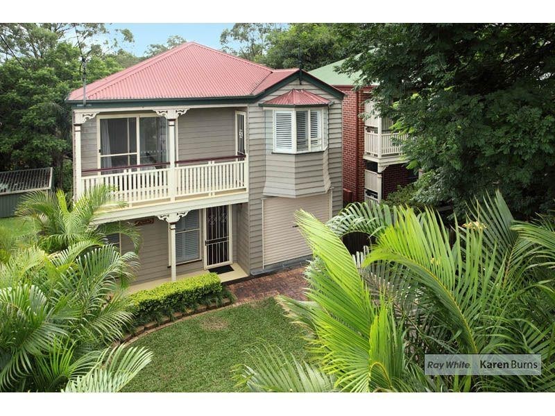 33 Burns Parade, Chapel Hill QLD 4069