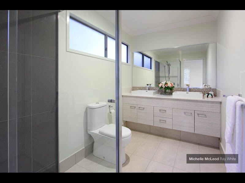 46 Chapman Street, Chapel Hill QLD 4069