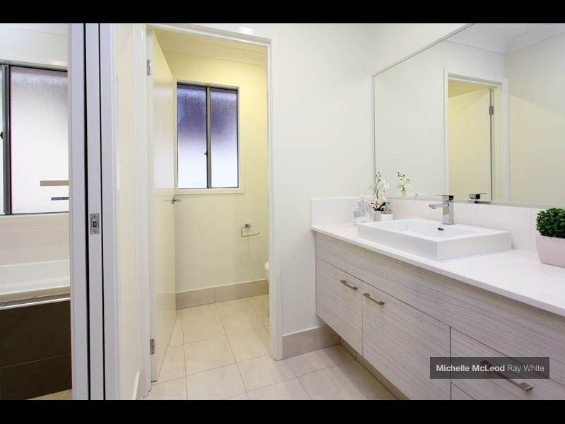 46 Chapman Street, Chapel Hill QLD 4069