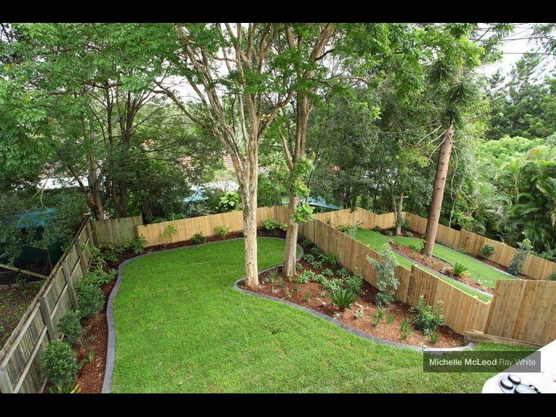 46 Chapman Street, Chapel Hill QLD 4069