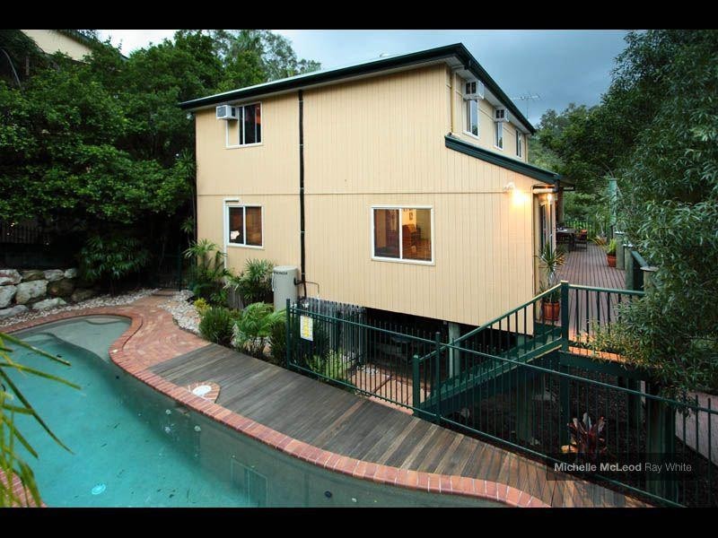 62 Jerrang Street, Indooroopilly QLD 4068