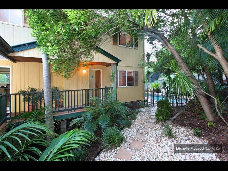 62 Jerrang Street, Indooroopilly QLD 4068