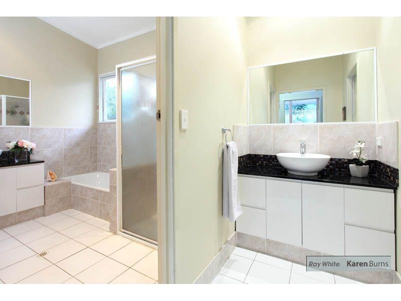 10 Kookaburra Street, Kenmore Hills QLD 4069