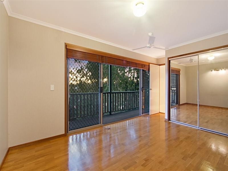 80 Orchard Terrace, St Lucia QLD 4067