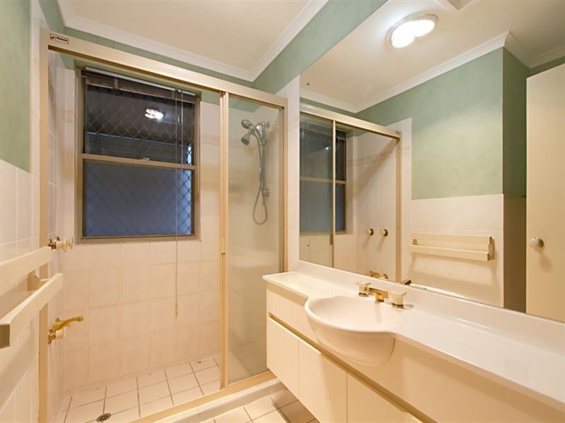 80 Orchard Terrace, St Lucia QLD 4067