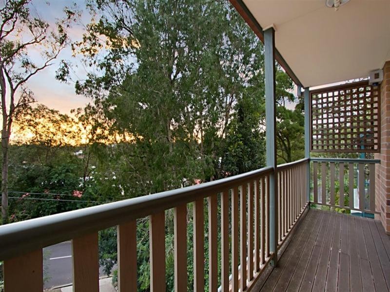 80 Orchard Terrace, St Lucia QLD 4067