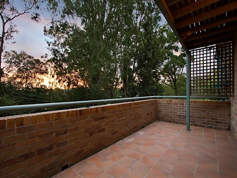 80 Orchard Terrace, St Lucia QLD 4067