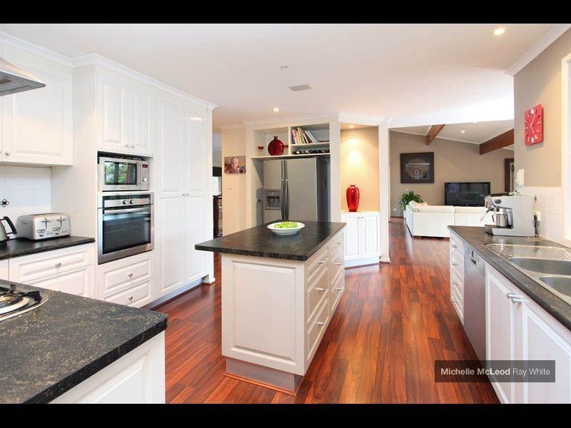 15 Morningview Street, Chapel Hill QLD 4069