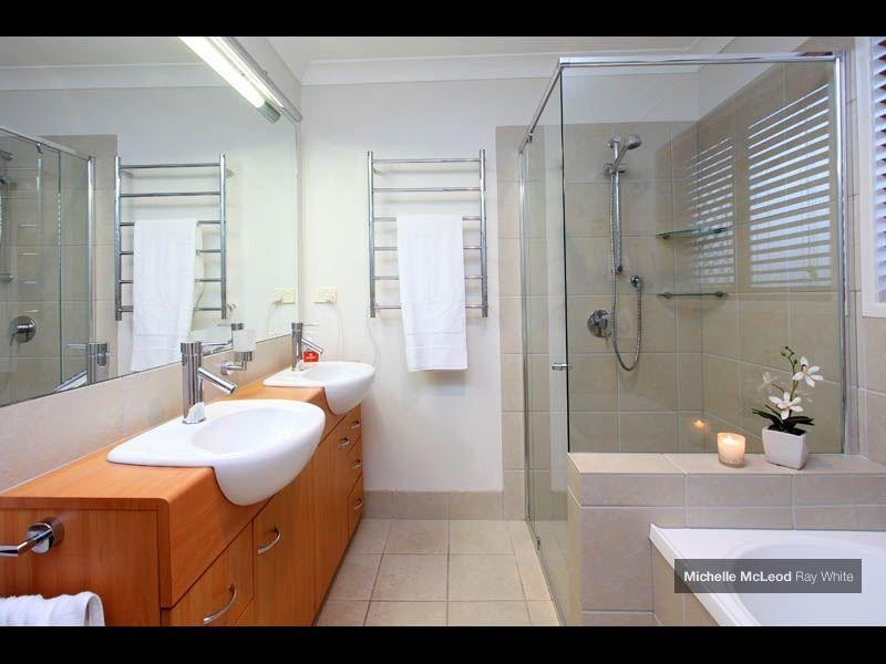 15 Morningview Street, Chapel Hill QLD 4069