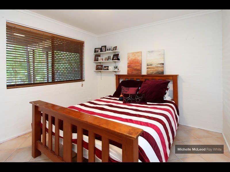15 Morningview Street, Chapel Hill QLD 4069