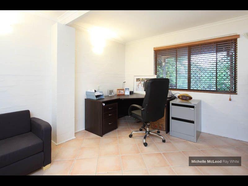 15 Morningview Street, Chapel Hill QLD 4069