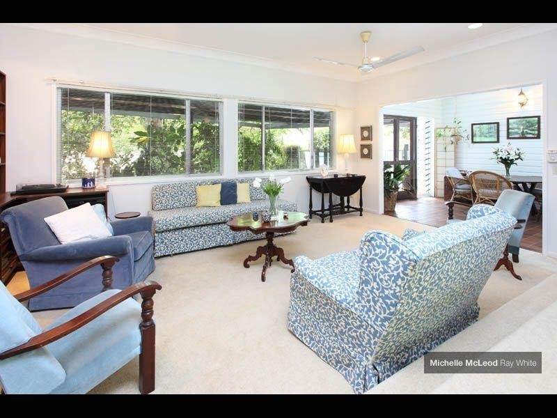 2 Dellamara Street, Chapel Hill QLD 4069