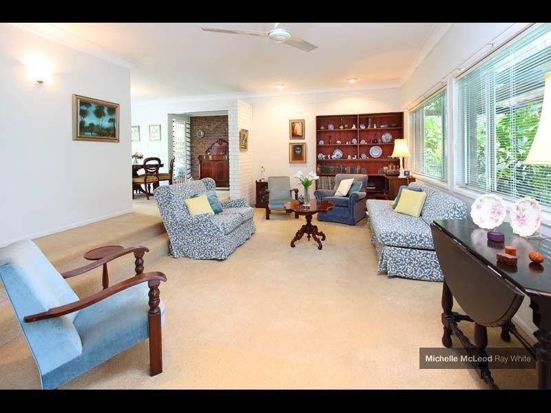 2 Dellamara Street, Chapel Hill QLD 4069