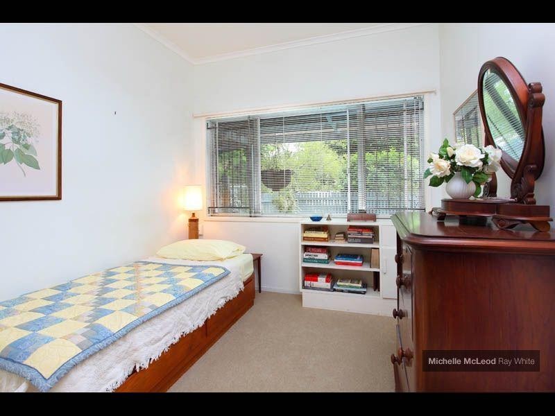 2 Dellamara Street, Chapel Hill QLD 4069