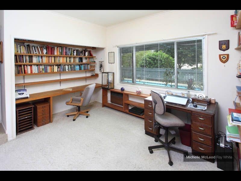 2 Dellamara Street, Chapel Hill QLD 4069