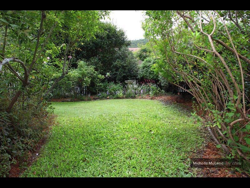 2 Dellamara Street, Chapel Hill QLD 4069