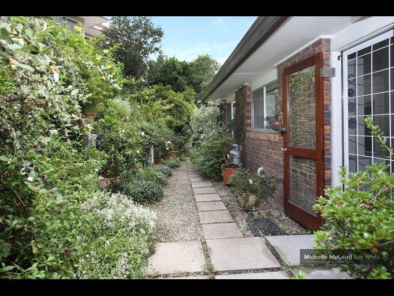 2 Dellamara Street, Chapel Hill QLD 4069