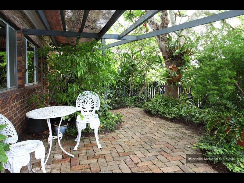 2 Dellamara Street, Chapel Hill QLD 4069