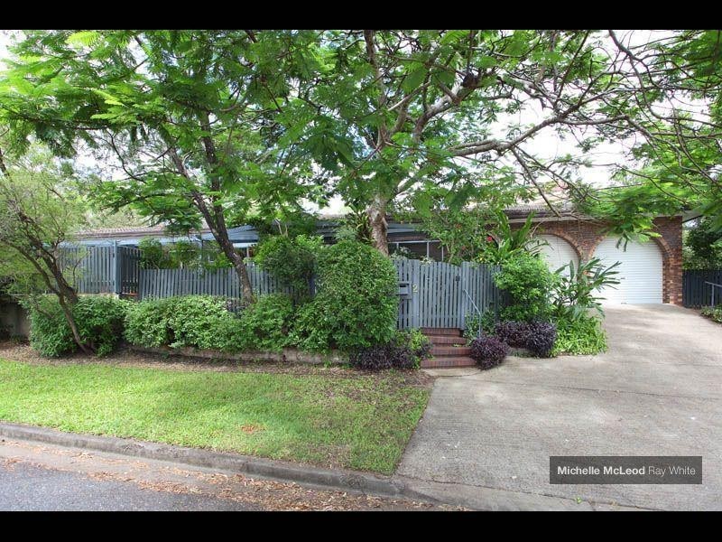 2 Dellamara Street, Chapel Hill QLD 4069