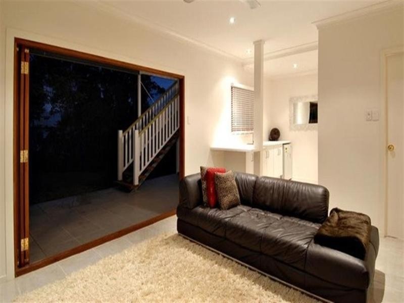 91 Taringa Parade, Indooroopilly QLD 4068