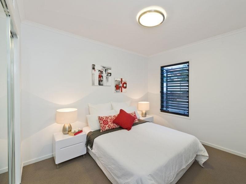 6/27 Elizabeth Street, Toowong QLD 4066