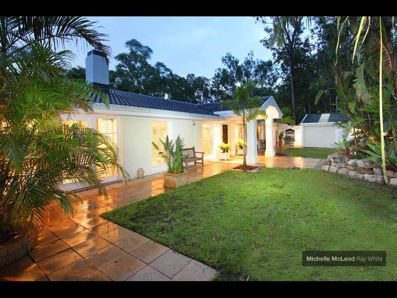 1 Yarawa Street, Kenmore QLD 4069