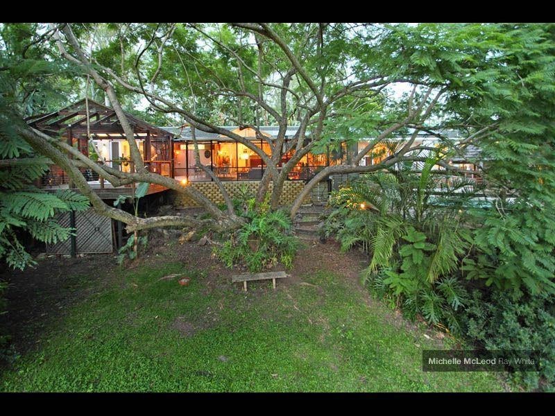 1 Yarawa Street, Kenmore QLD 4069