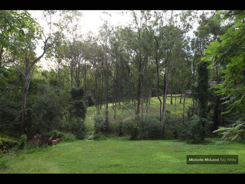 1 Yarawa Street, Kenmore QLD 4069