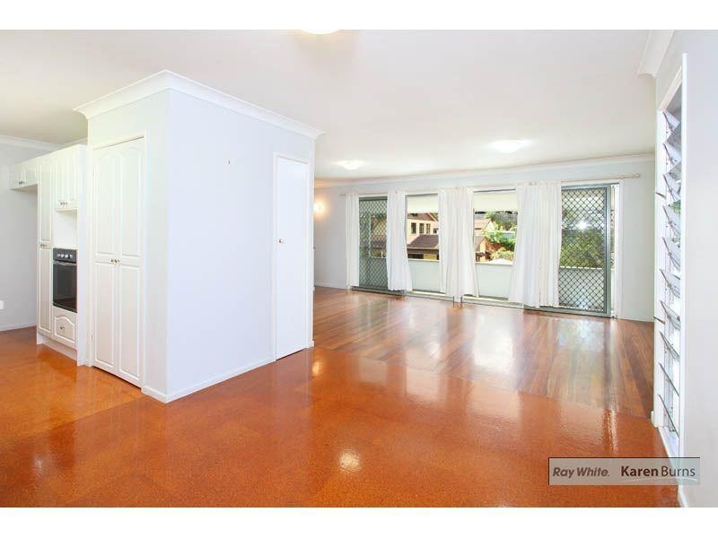 8 Ashburton Street, Chapel Hill QLD 4069