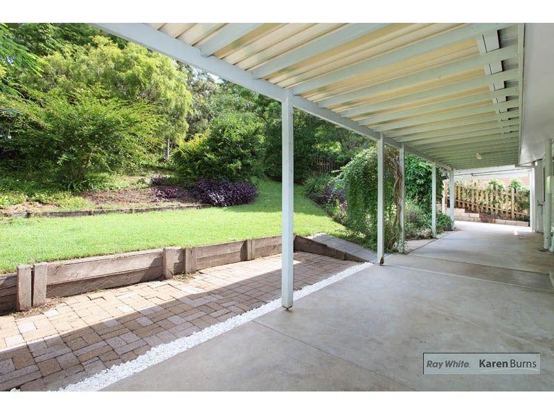 8 Ashburton Street, Chapel Hill QLD 4069