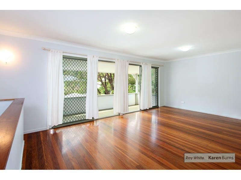 8 Ashburton Street, Chapel Hill QLD 4069