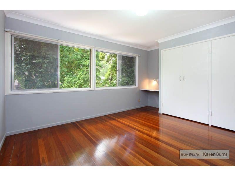 8 Ashburton Street, Chapel Hill QLD 4069