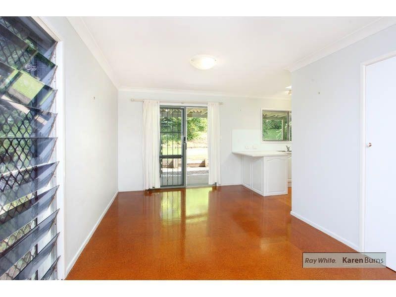 8 Ashburton Street, Chapel Hill QLD 4069