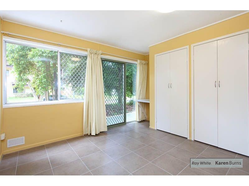 8 Ashburton Street, Chapel Hill QLD 4069