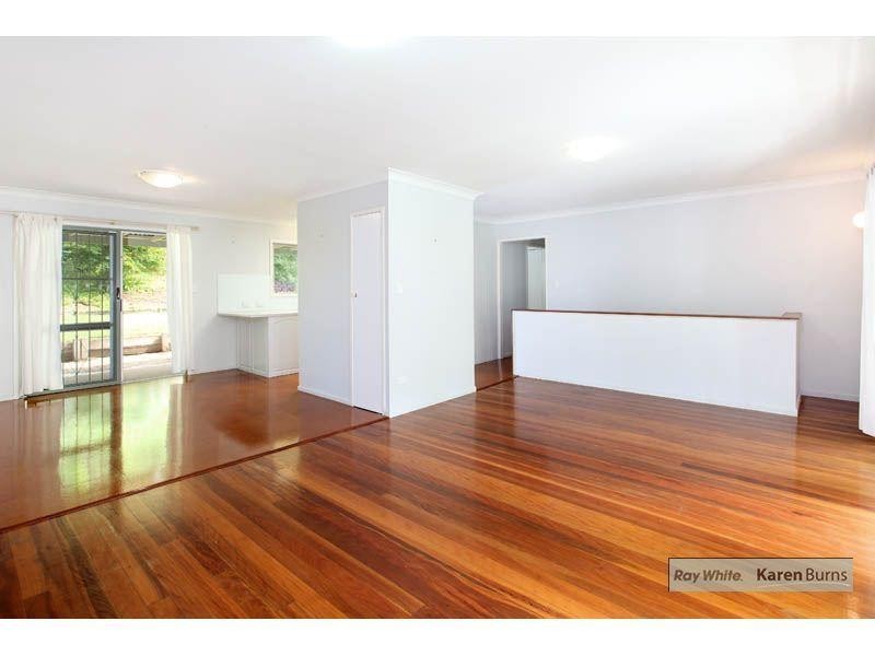 8 Ashburton Street, Chapel Hill QLD 4069