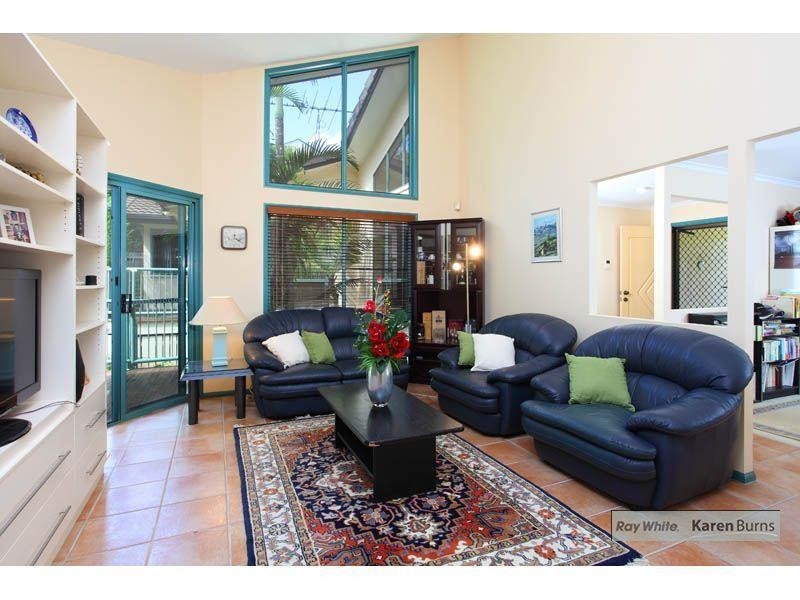 3 Kingfisher Place, Chapel Hill QLD 4069