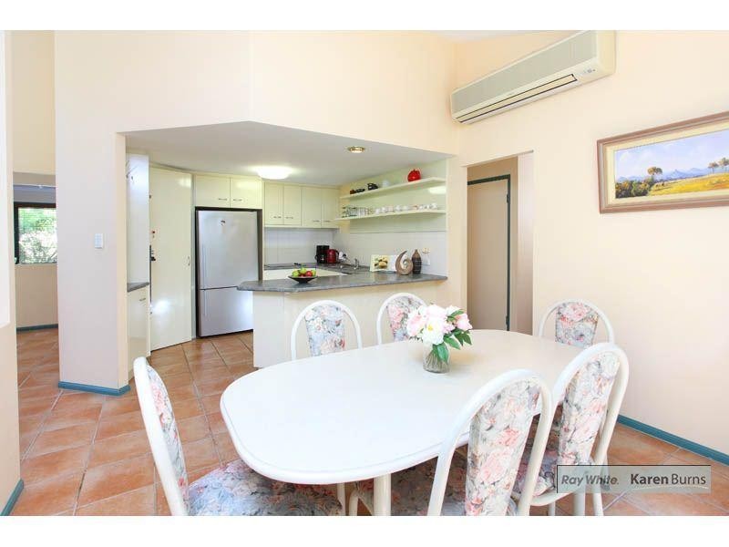 3 Kingfisher Place, Chapel Hill QLD 4069