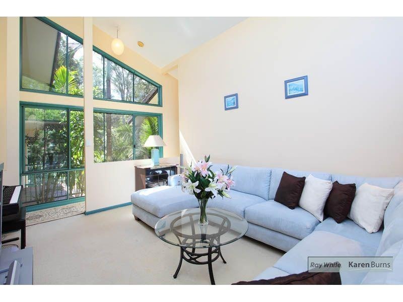 3 Kingfisher Place, Chapel Hill QLD 4069