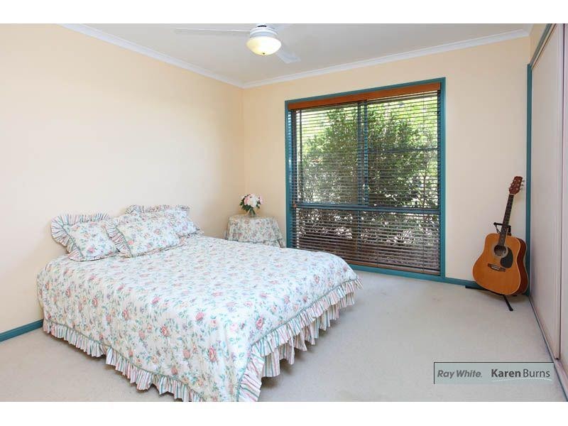 3 Kingfisher Place, Chapel Hill QLD 4069