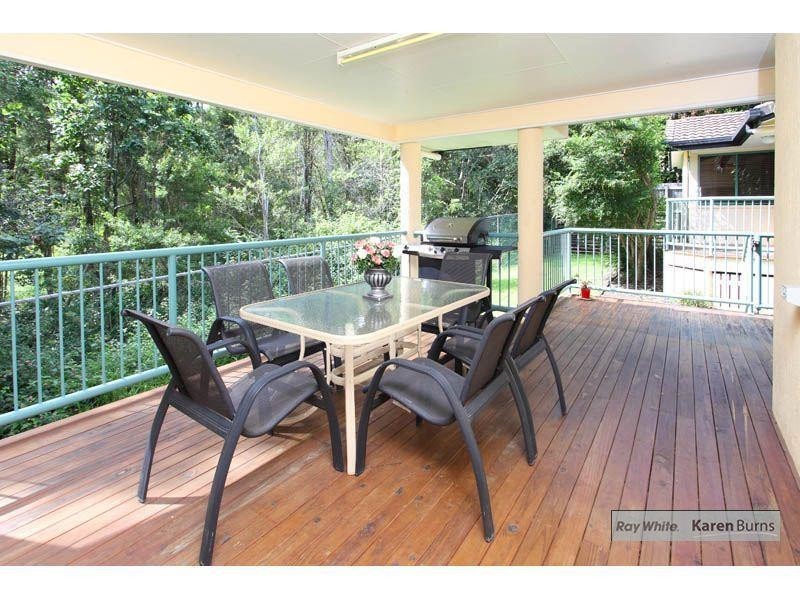 3 Kingfisher Place, Chapel Hill QLD 4069